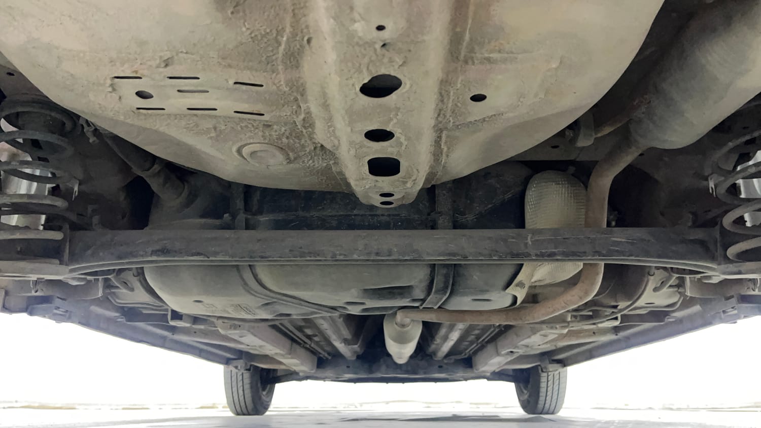 Used 2015 Maruti Suzuki Swift VXi Petrol Manual extra REAR UNDERBODY VIEW (TAKEN FROM REAR)