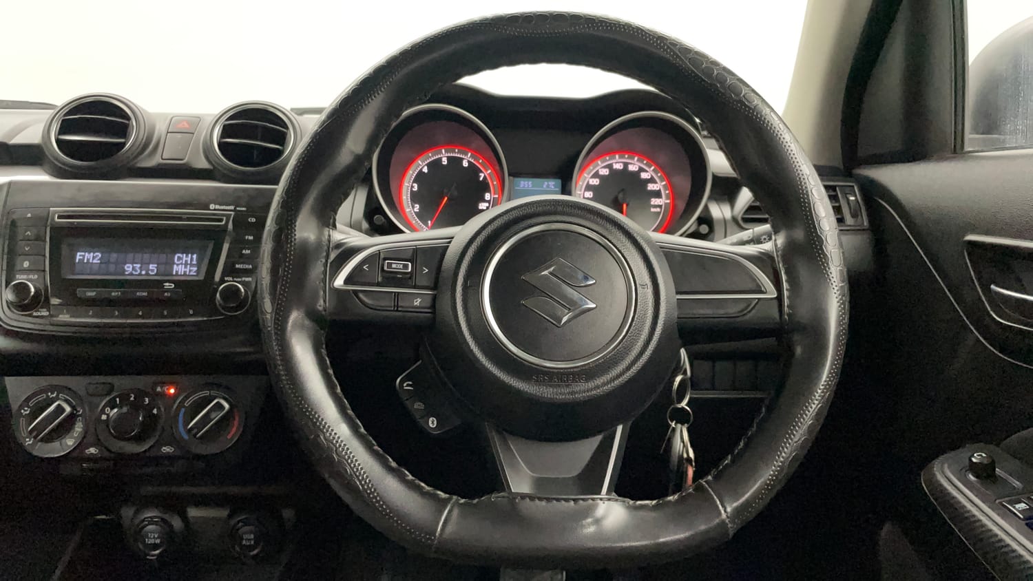 Used 2019 Maruti Suzuki Swift VXi AMT Petrol Automatic interior STEERING VIEW