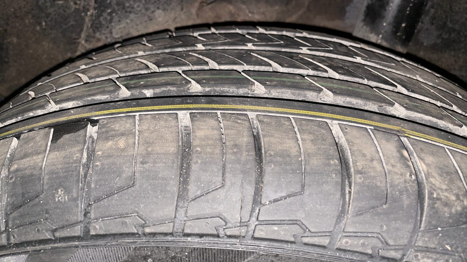 Used 2019 Hyundai Venue SX Plus 1.0 Turbo DCT Petrol Automatic tyres LEFT REAR TYRE TREAD VIEW