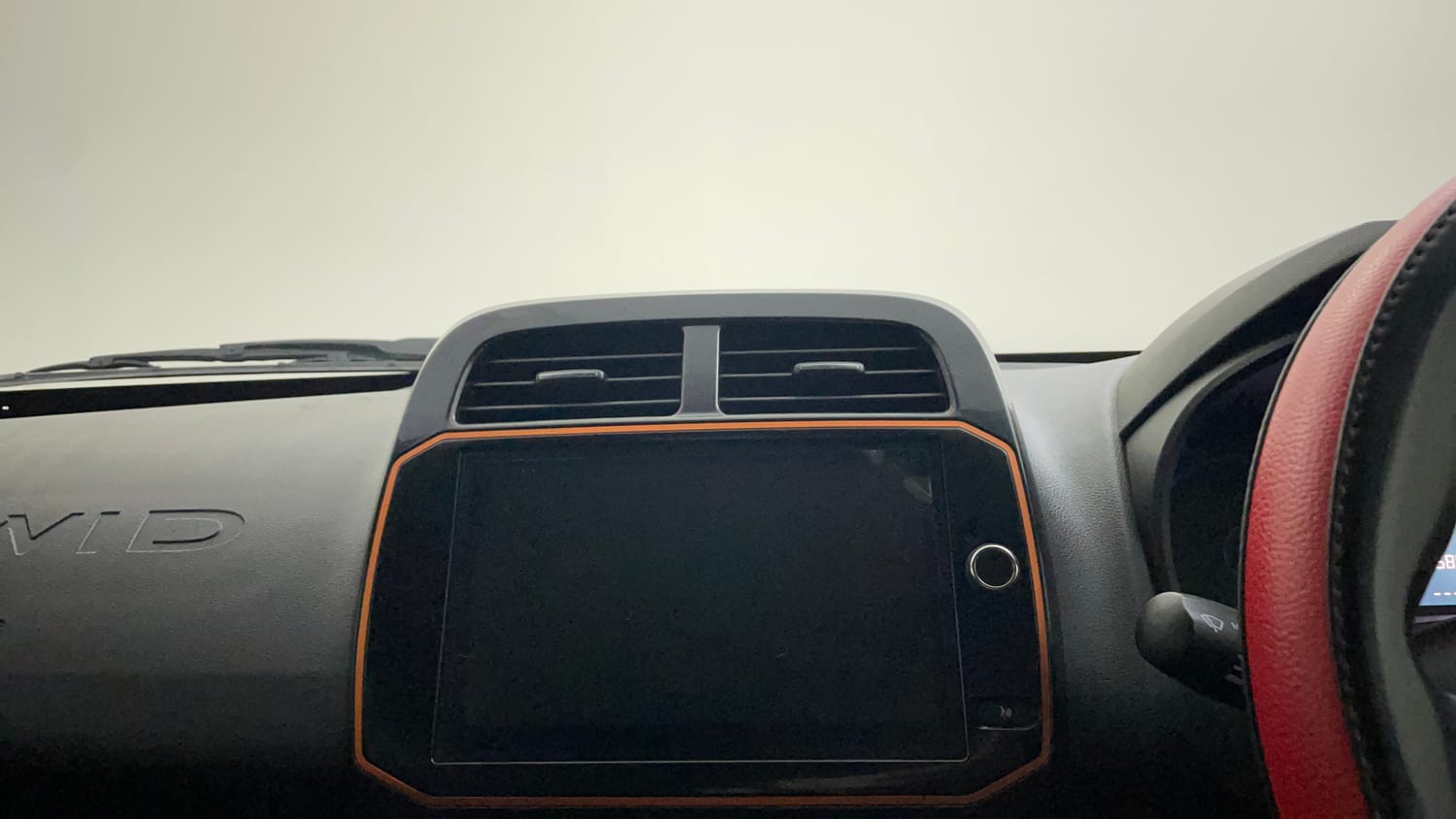 Used 2020 Renault Kwid CLIMBER 1.0 Opt Petrol Manual top_features Touch screen infotainment system