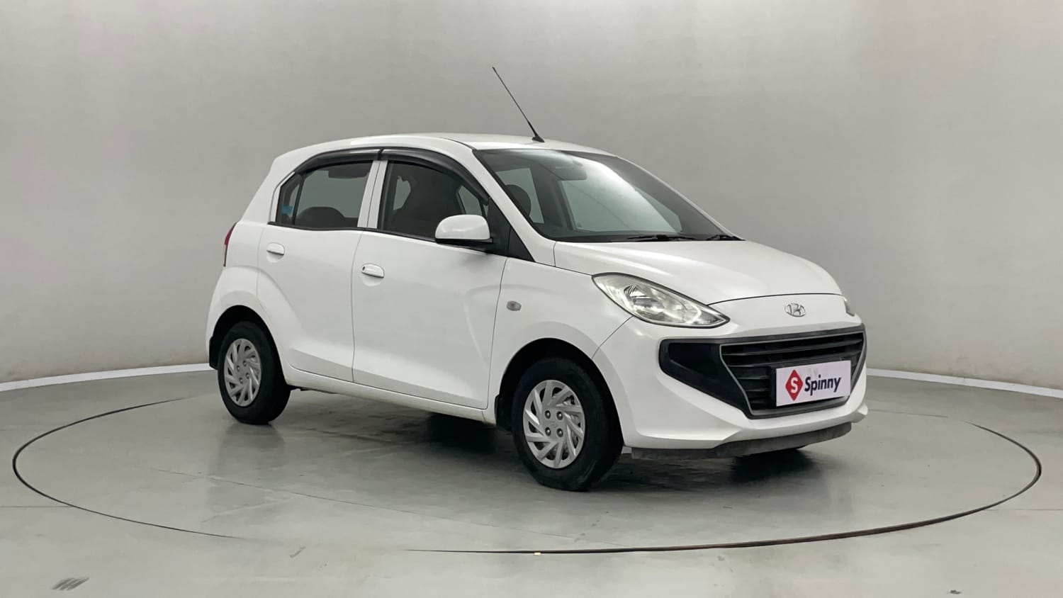 Used 2021 Hyundai Santro Magna Petrol Manual exterior RIGHT FRONT CORNER VIEW