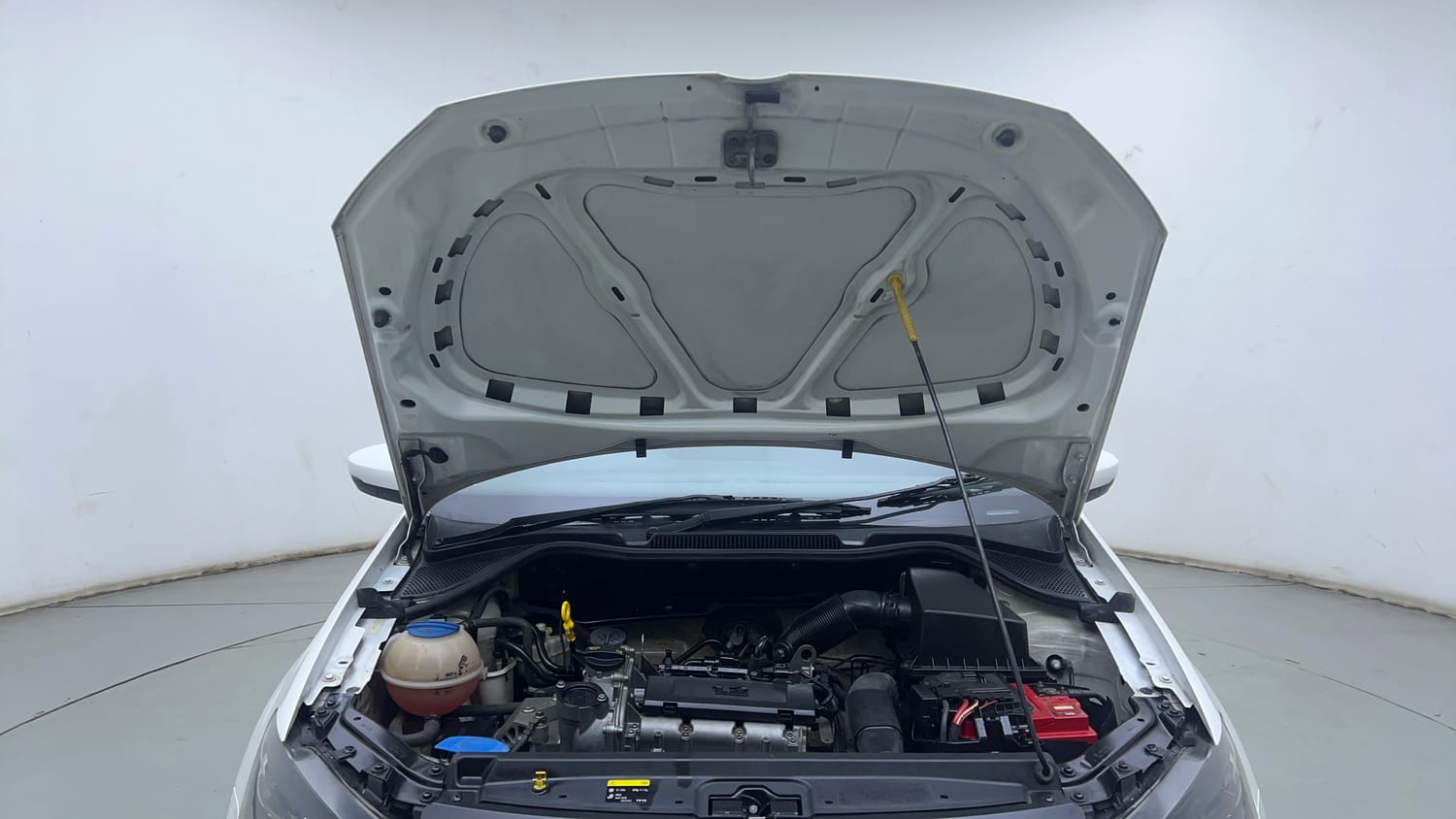 Used 2017 Volkswagen Polo Comfortline 1.2L (P) Petrol Manual engine ENGINE & BONNET OPEN FRONT VIEW
