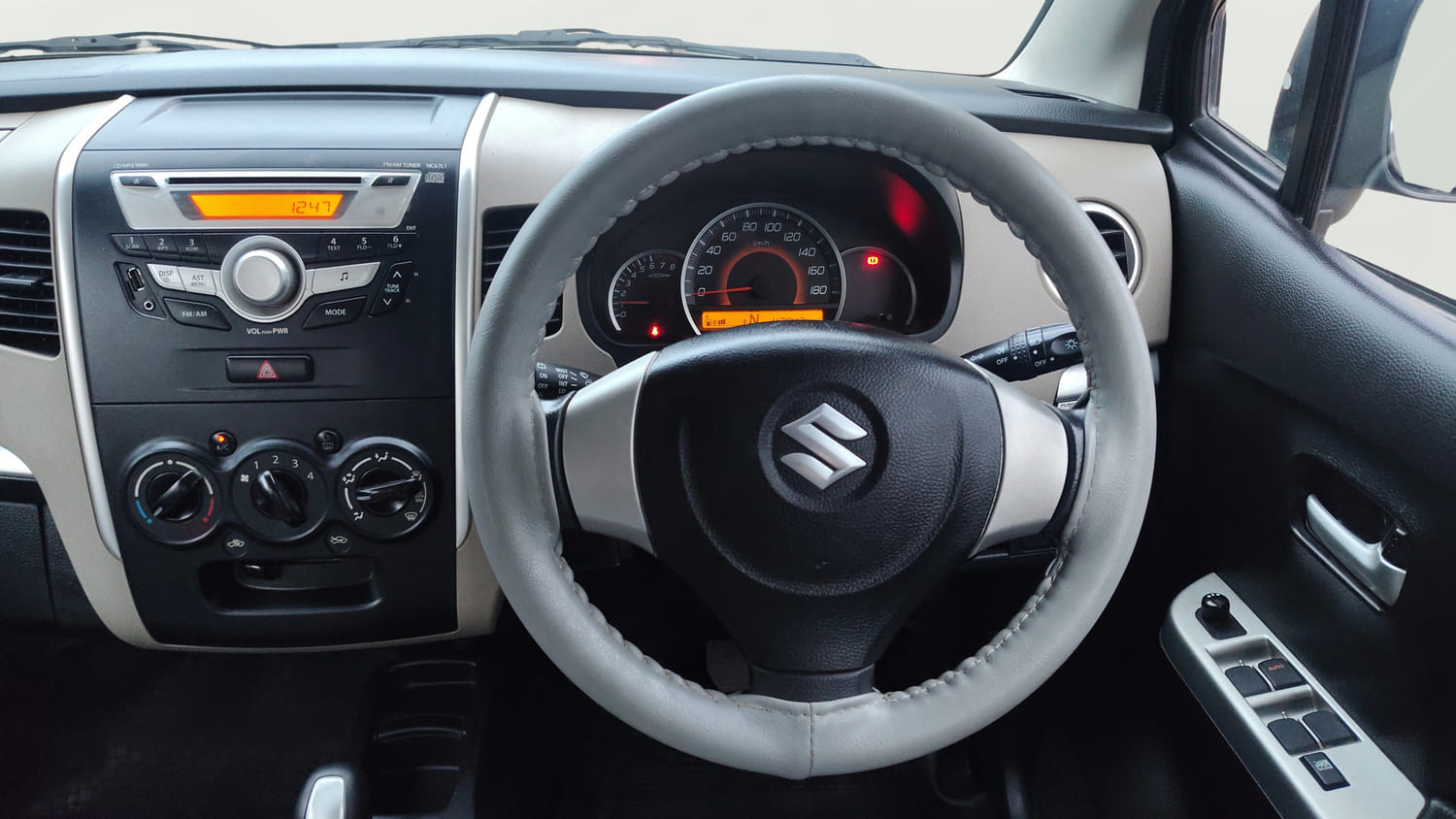 Used 2016 Maruti Suzuki Wagon R 1.0 VXI AMT Petrol Automatic interior STEERING VIEW