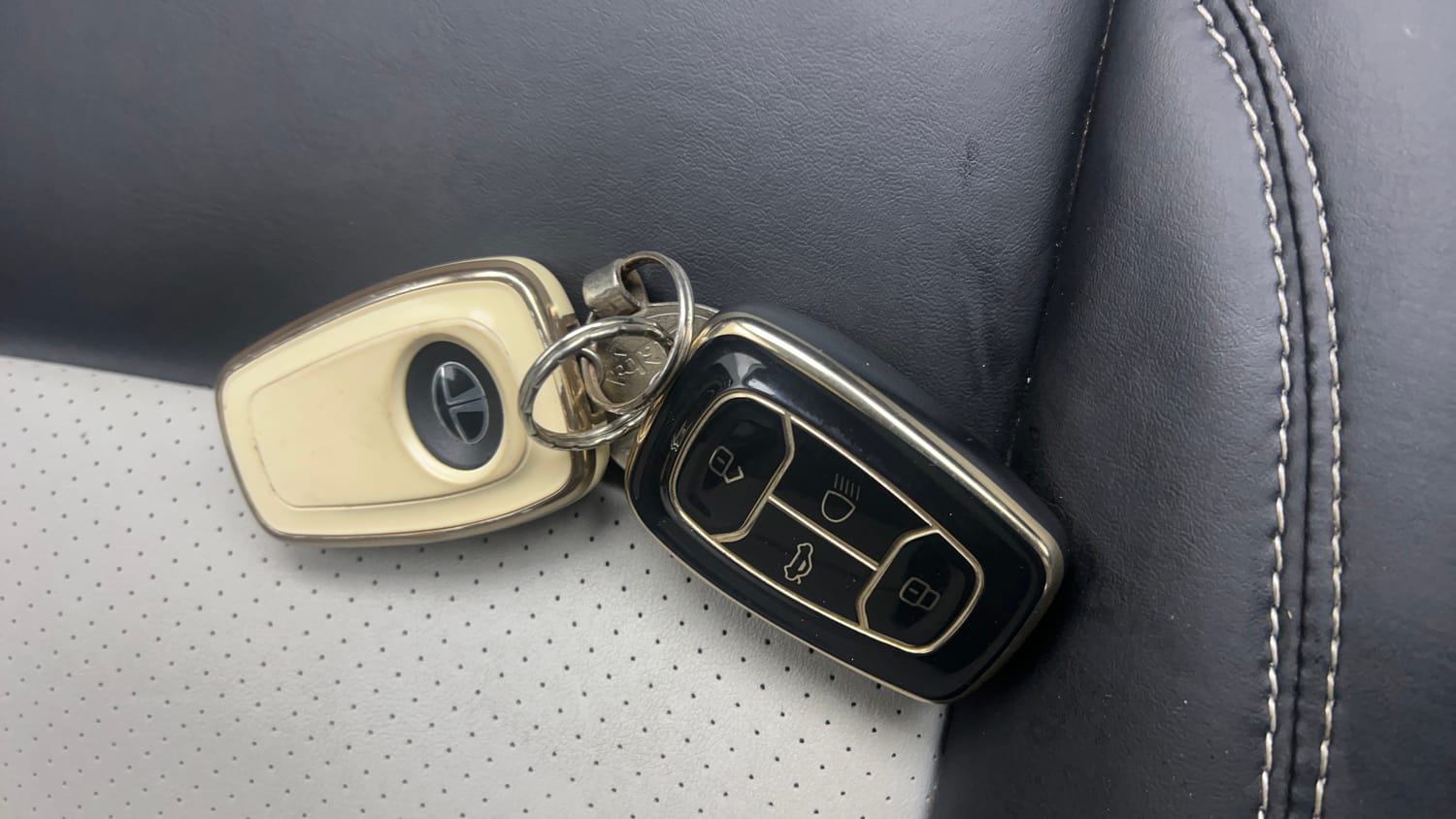 Used 2023 Tata Punch Creative AMT Petrol Automatic extra CAR KEY VIEW