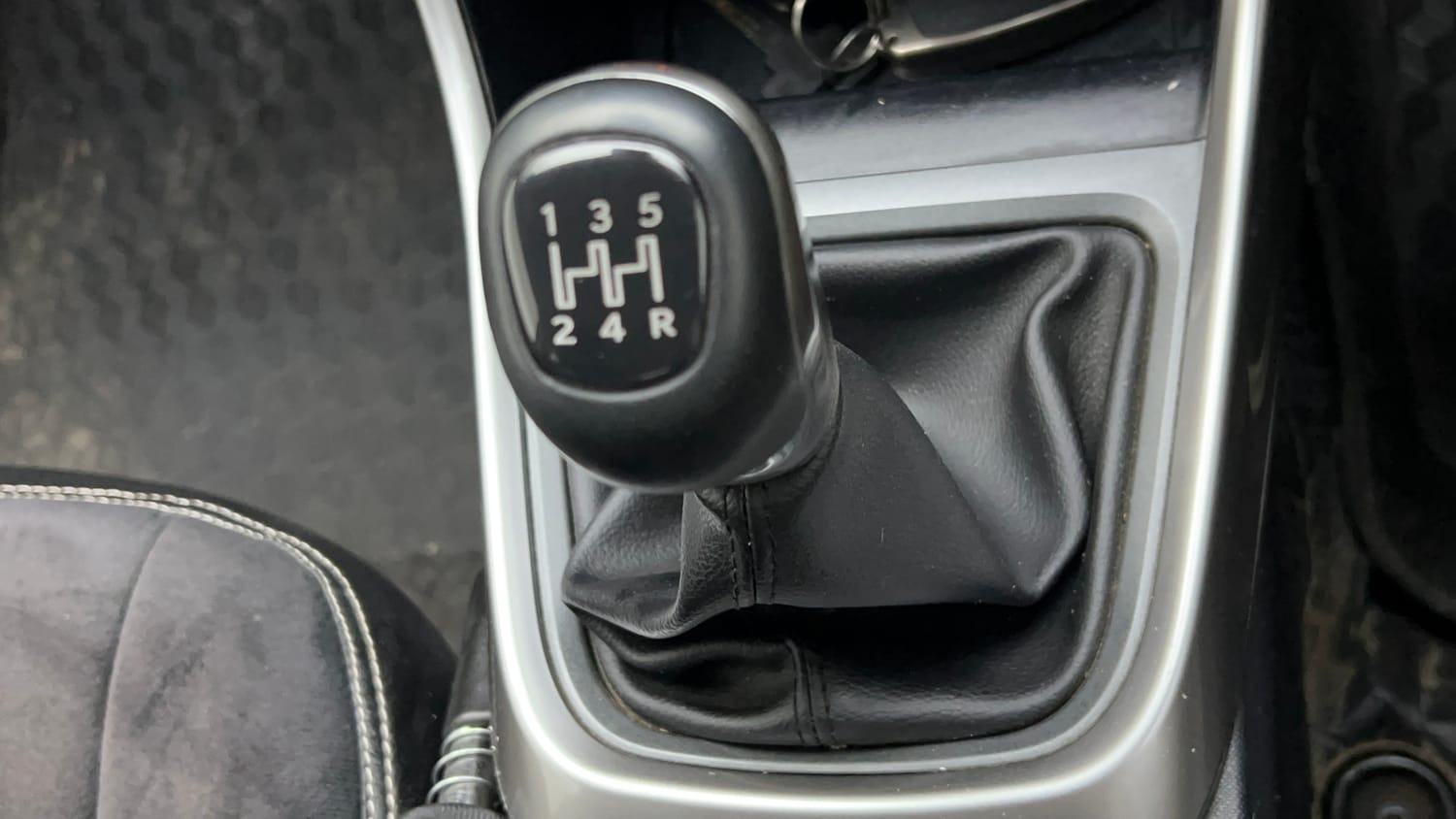 Used 2024 Tata Altroz XZ iCNG Cng Manual interior GEAR  KNOB VIEW