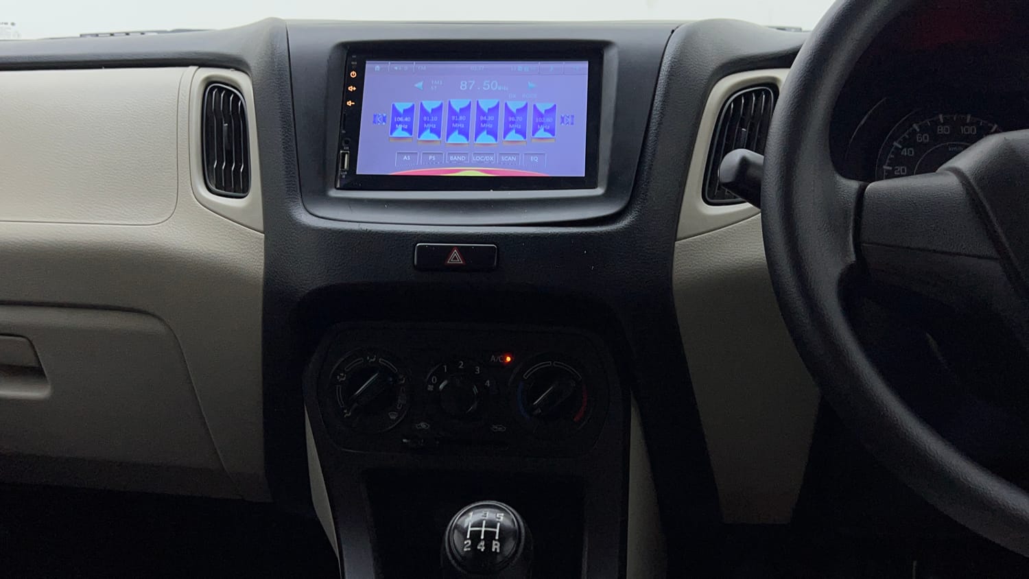 Used 2019 Maruti Suzuki Wagon R 1.0 LXi 1.0 Petrol Manual interior MUSIC SYSTEM & AC CONTROL VIEW