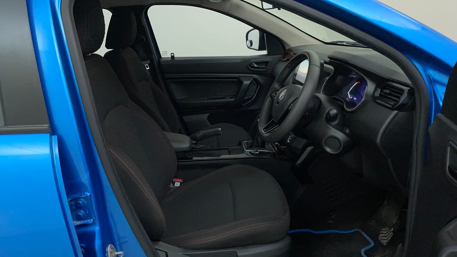 Used 2022 Renault Kiger RXZ AMT Petrol Automatic interior RIGHT SIDE FRONT DOOR CABIN VIEW