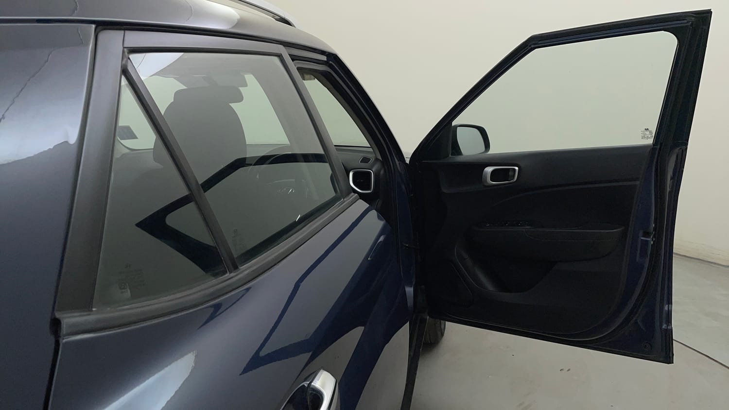 Used 2019 Hyundai Venue SX Plus 1.0 Turbo DCT Petrol Automatic interior RIGHT FRONT DOOR OPEN VIEW