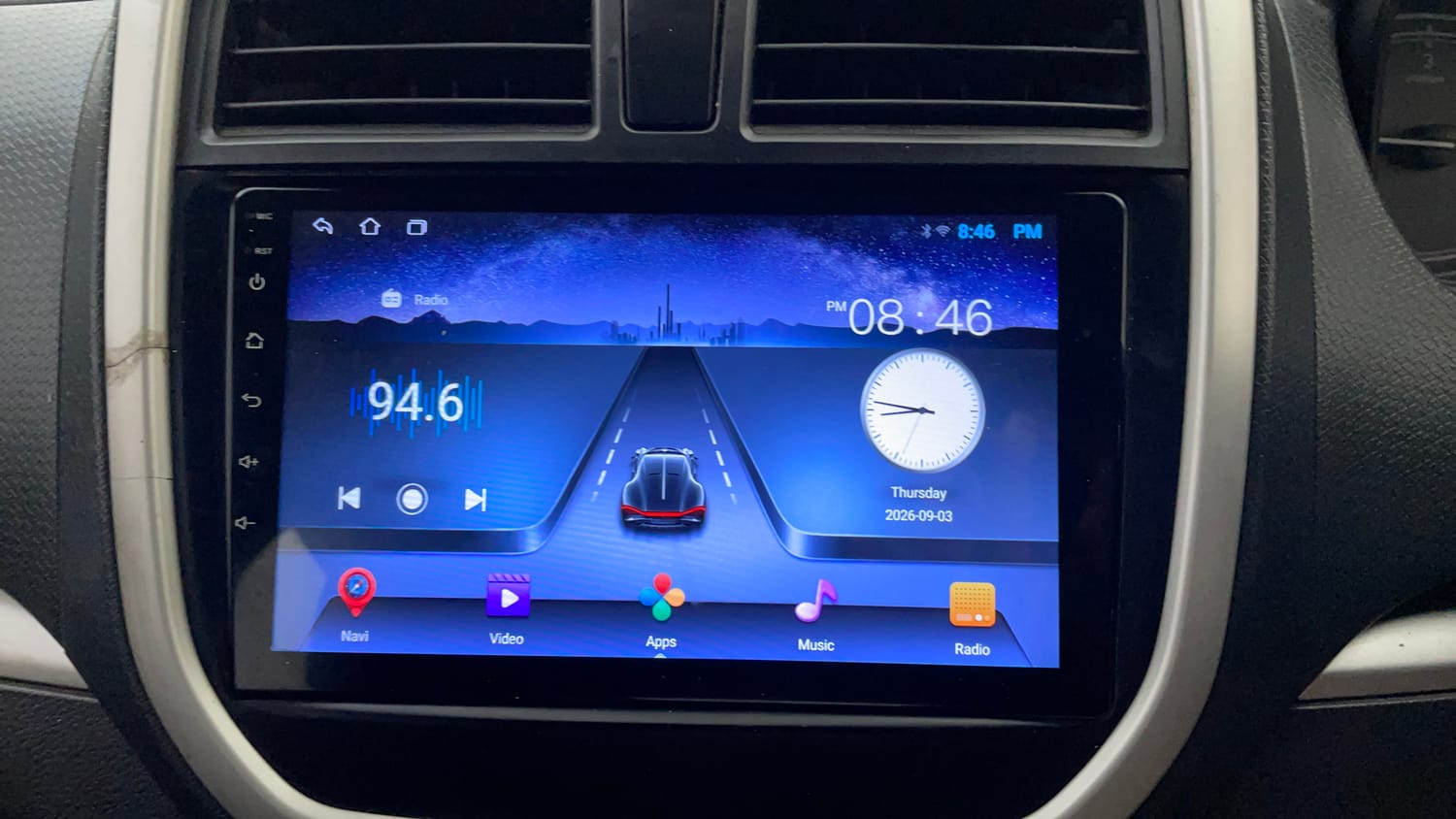 Used 2017 Maruti Suzuki Vitara Brezza LDi (O) Diesel Manual top_features Integrated (in-dash) music system
