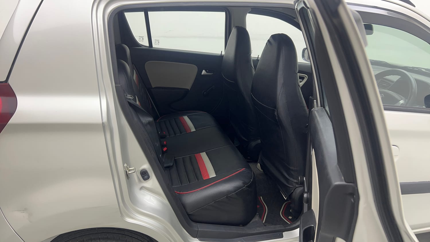 Used 2020 Maruti Suzuki Alto 800 VXi Petrol Manual interior RIGHT SIDE REAR DOOR CABIN VIEW