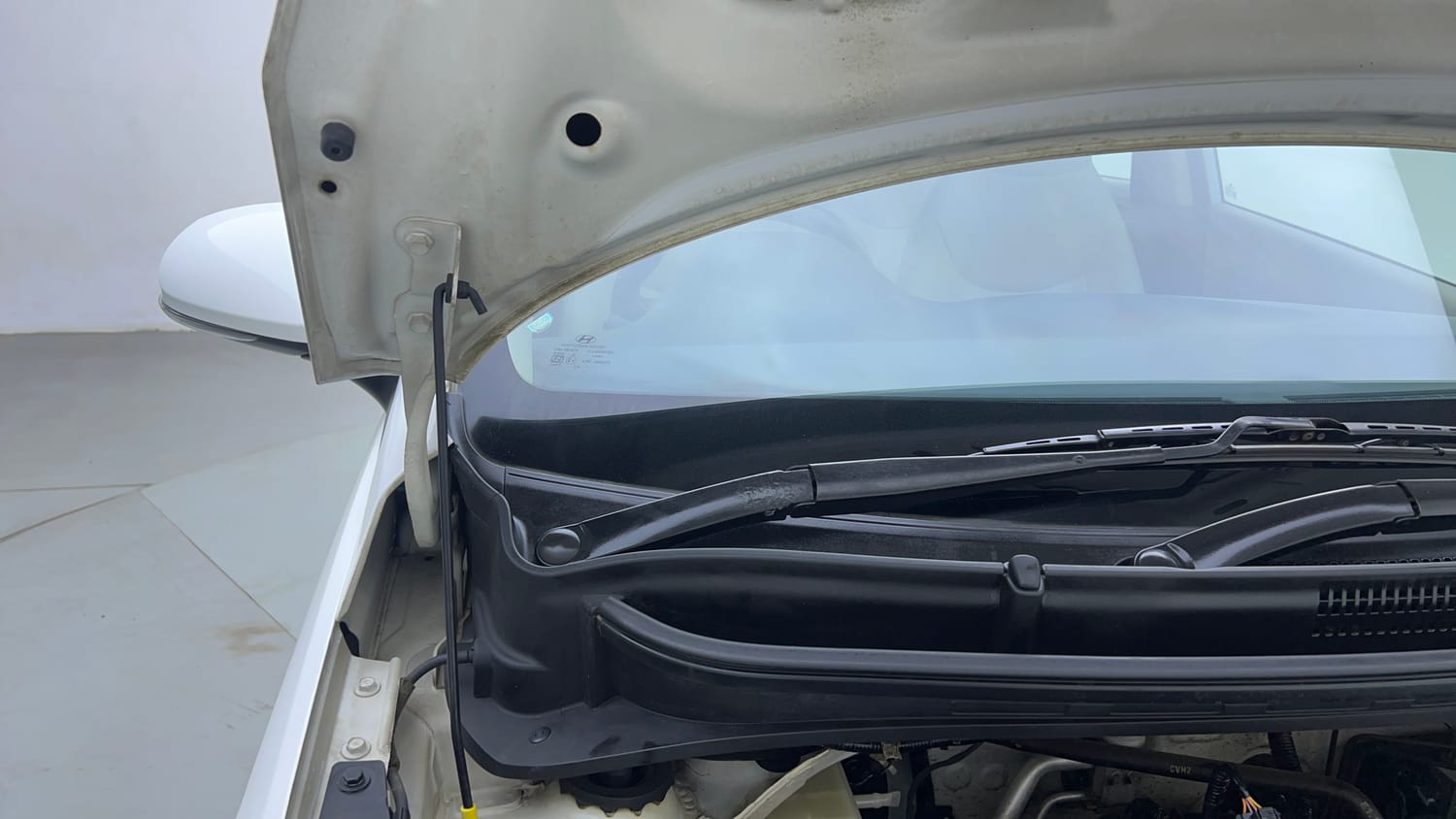 Used 2021 Hyundai Santro Asta AMT Petrol Automatic engine ENGINE RIGHT SIDE HINGE & APRON VIEW