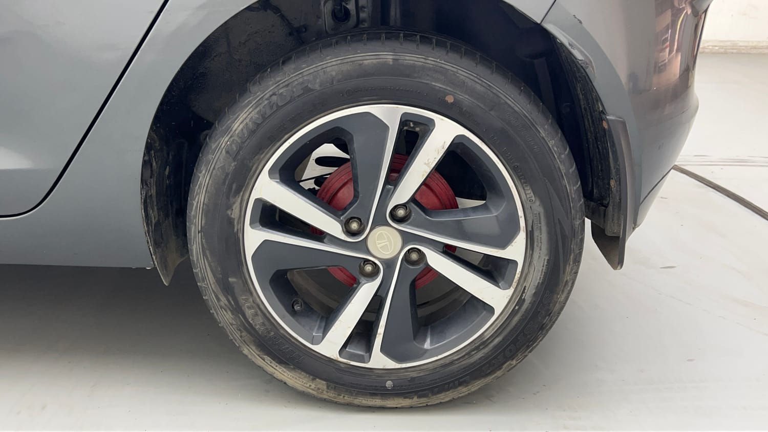 Used 2024 Tata Altroz XZ iCNG Cng Manual tyres LEFT REAR TYRE RIM VIEW