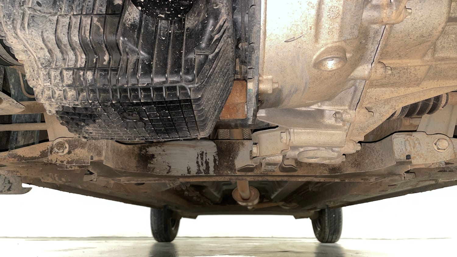 Used 2020 Renault Kwid CLIMBER 1.0 Opt Petrol Manual extra FRONT LEFT UNDERBODY VIEW