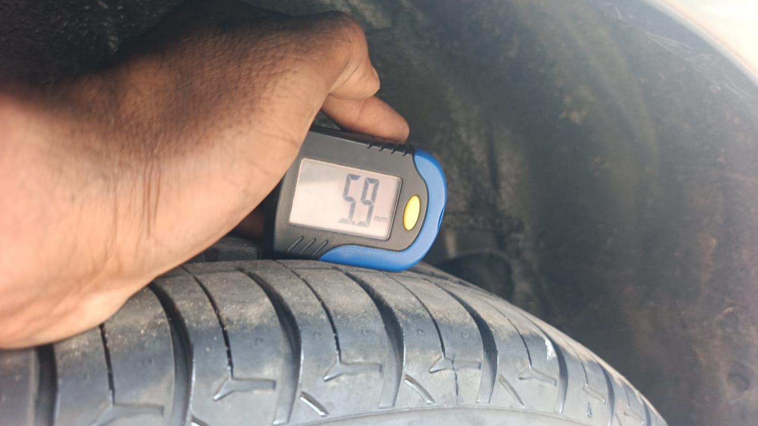Used 2023 Honda City ZX Petrol Petrol Manual tyres RIGHT REAR TYRE TREAD VIEW