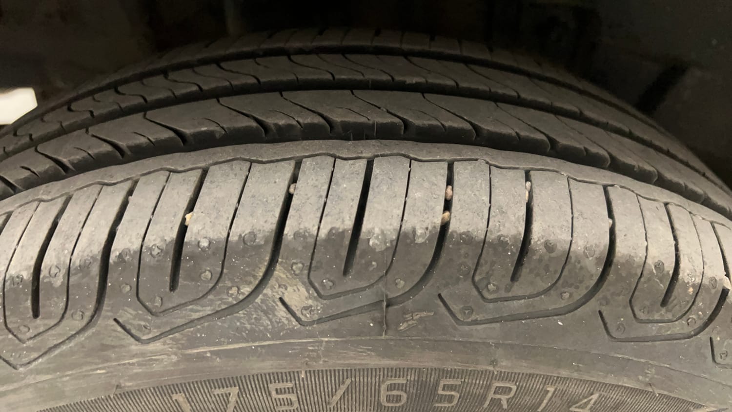 Used 2022 Tata Tigor XZ Plus CNG Cng Manual tyres RIGHT REAR TYRE TREAD VIEW
