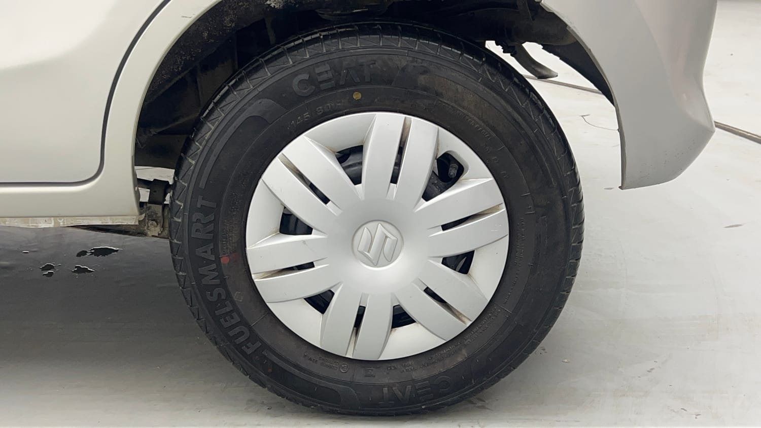 Used 2020 Maruti Suzuki Alto 800 VXi Petrol Manual tyres LEFT REAR TYRE RIM VIEW