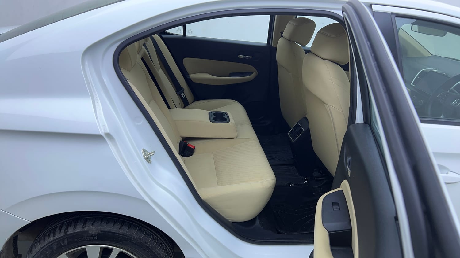 Used 2024 Honda City V Petrol CVT Petrol Automatic interior RIGHT SIDE REAR DOOR CABIN VIEW