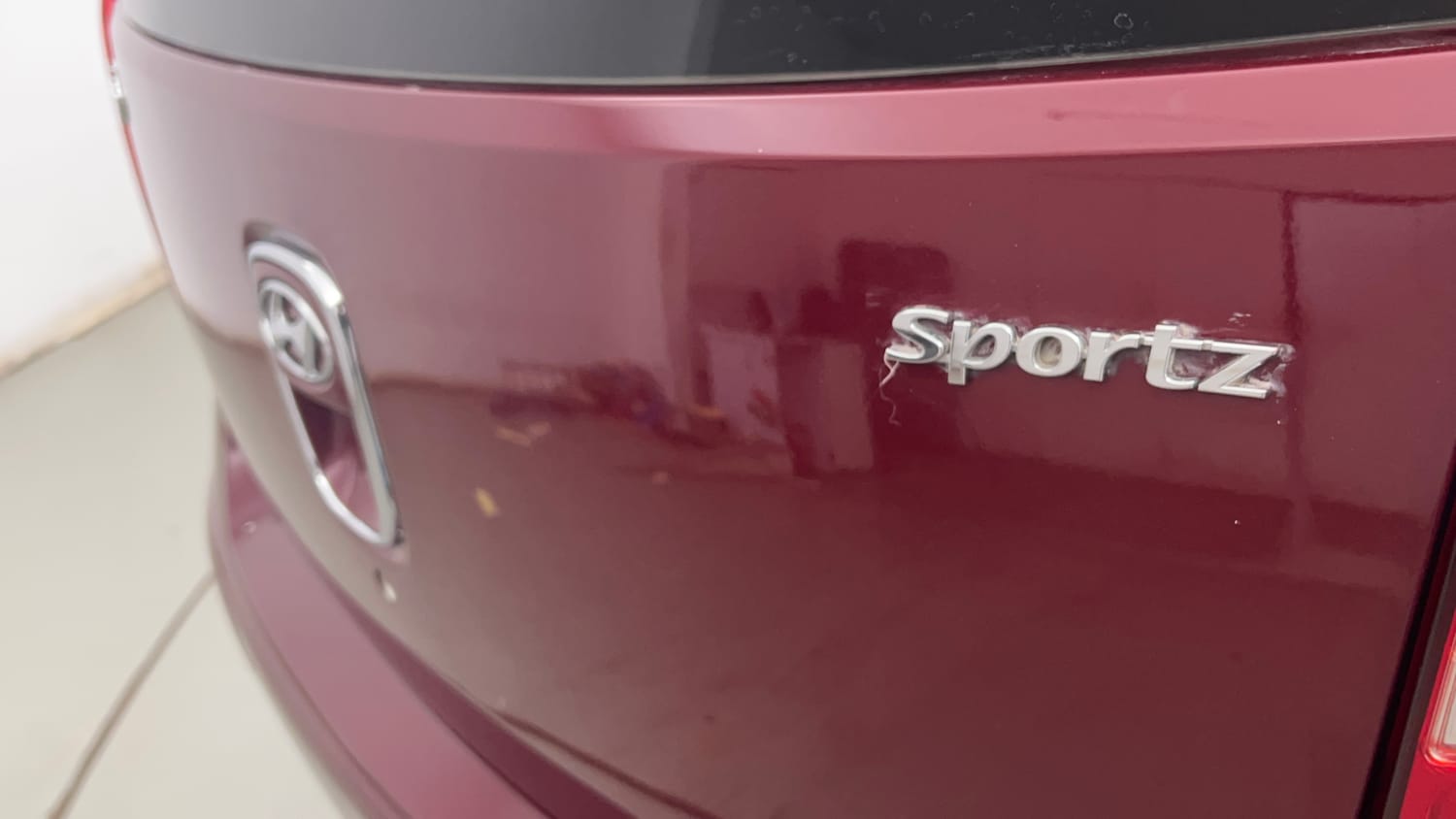Used 2016 Hyundai i10 Sportz 1.1 iRDE2 Petrol Manual dents MINOR DENT