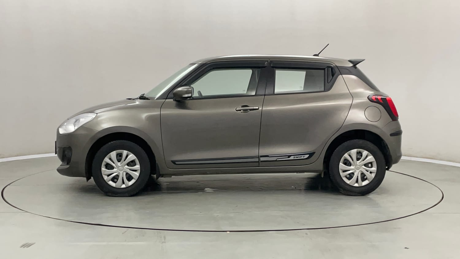 Used 2019 Maruti Suzuki Swift VXi AMT Petrol Automatic exterior LEFT SIDE VIEW