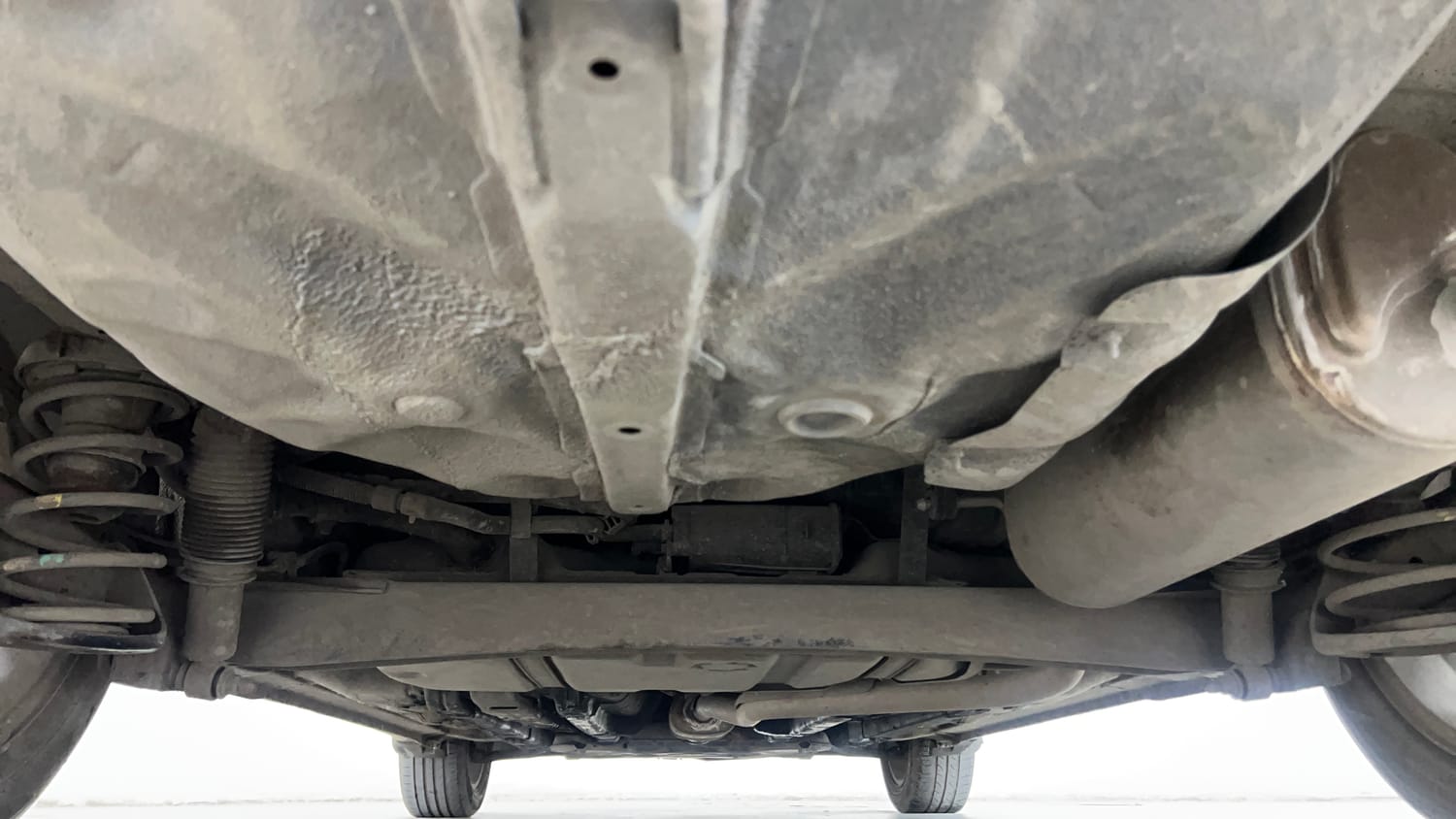 Used 2013 Hyundai Verna Fluidic 1.6 VTVT SX Petrol Manual extra REAR UNDERBODY VIEW (TAKEN FROM REAR)