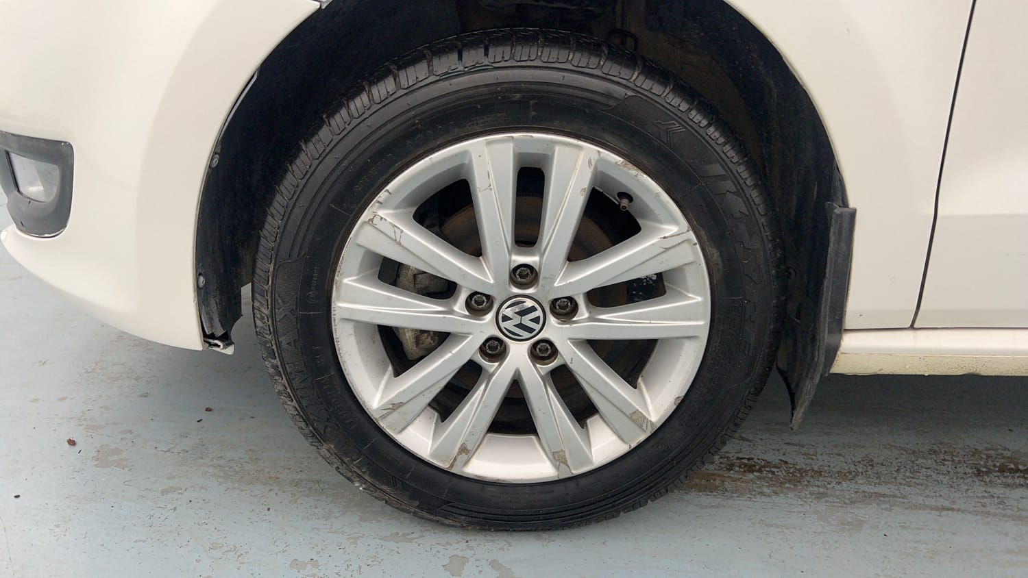 Used 2014 Volkswagen Polo Highline1.2L (P) Petrol Manual tyres LEFT FRONT TYRE RIM VIEW