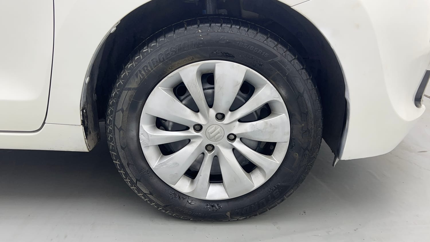 Used 2017 Maruti Suzuki Baleno Delta 1.2 Petrol Manual tyres RIGHT FRONT TYRE RIM VIEW