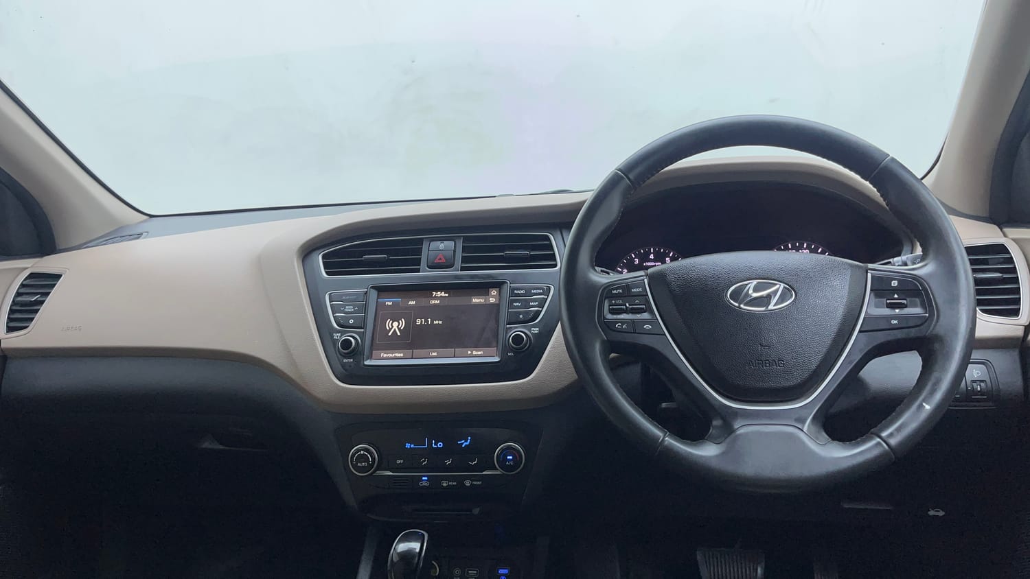 Used 2020 Hyundai Elite i20 Asta 1.2 (O) CVT Petrol Automatic interior DASHBOARD VIEW