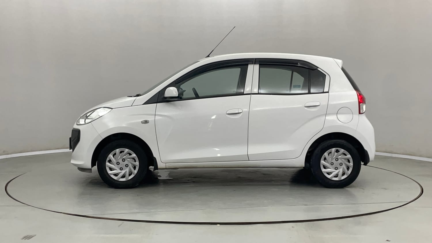 Used 2021 Hyundai Santro Magna Petrol Manual exterior LEFT SIDE VIEW