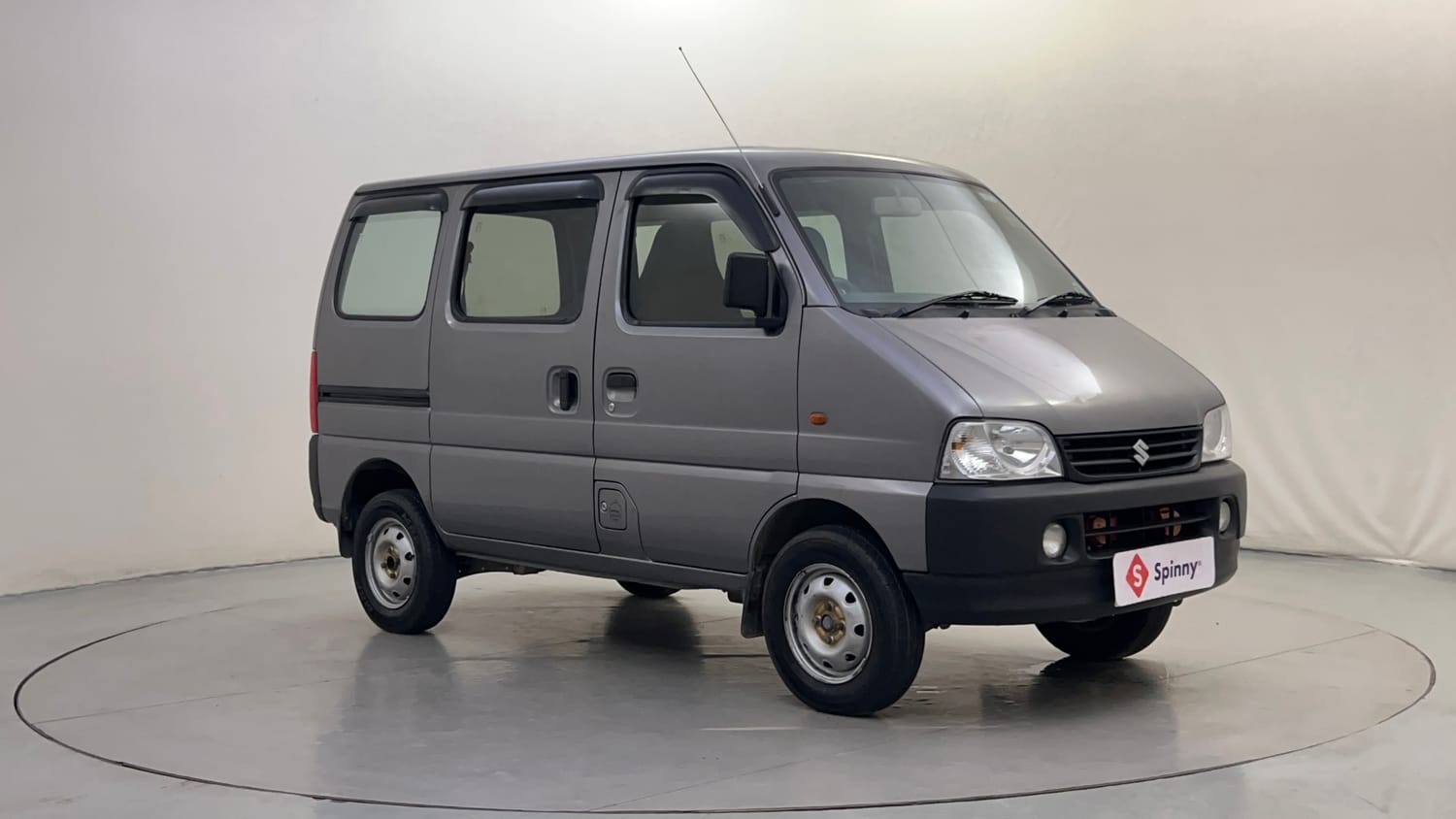 Used 2016 Maruti Suzuki Eeco 5 STR WITH A/C+HTR Petrol Manual exterior RIGHT FRONT CORNER VIEW
