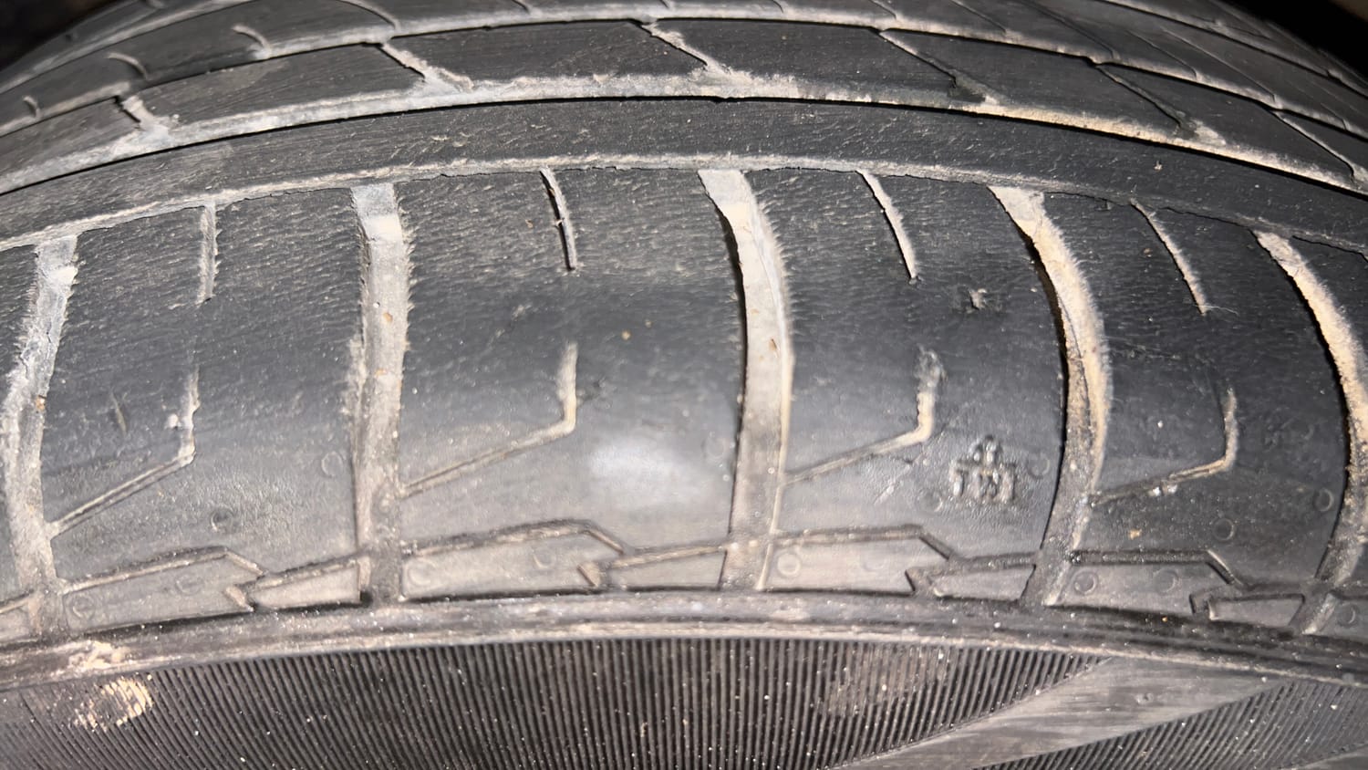 Used 2019 Hyundai Creta SX 1.6 AT CRDi Diesel Automatic tyres LEFT FRONT TYRE TREAD VIEW
