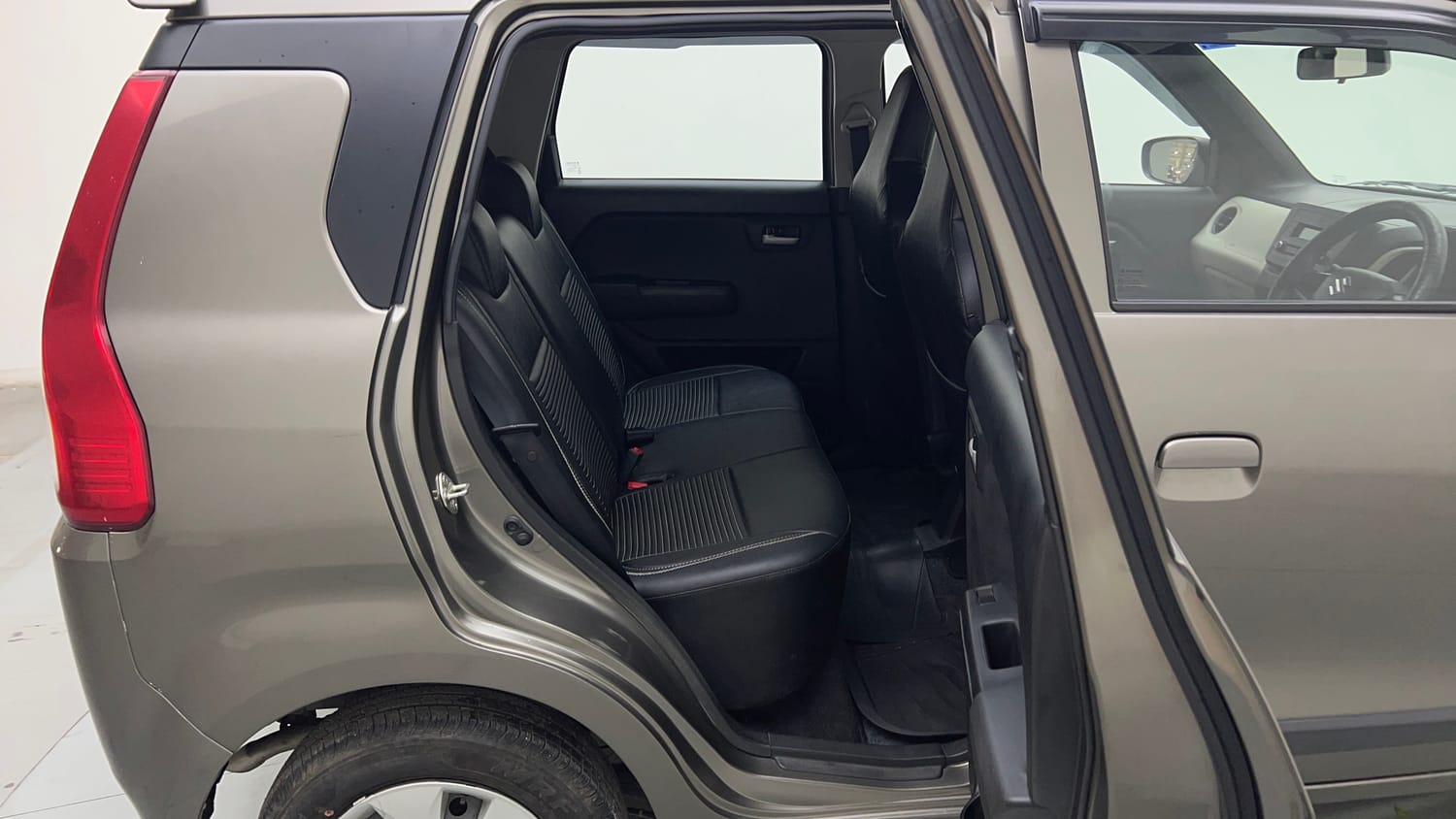 Used 2023 Maruti Suzuki Wagon R VXI 1.0 Petrol Manual interior RIGHT SIDE REAR DOOR CABIN VIEW