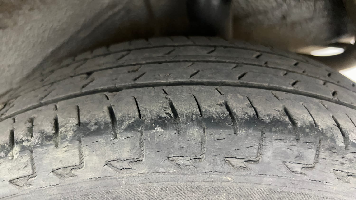 Used 2023 Maruti Suzuki Celerio VXi Petrol Manual tyres LEFT REAR TYRE TREAD VIEW