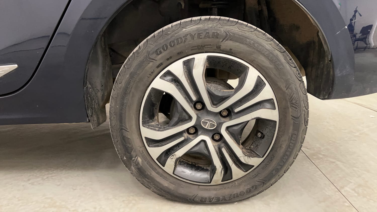 Used 2022 Tata Tigor XZ Plus CNG Cng Manual tyres LEFT REAR TYRE RIM VIEW