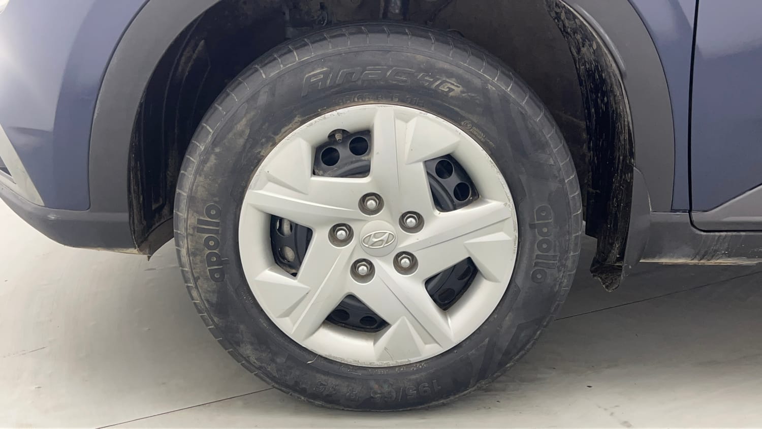 Used 2020 Hyundai Venue S 1.0 Turbo DCT Petrol Automatic tyres LEFT FRONT TYRE RIM VIEW
