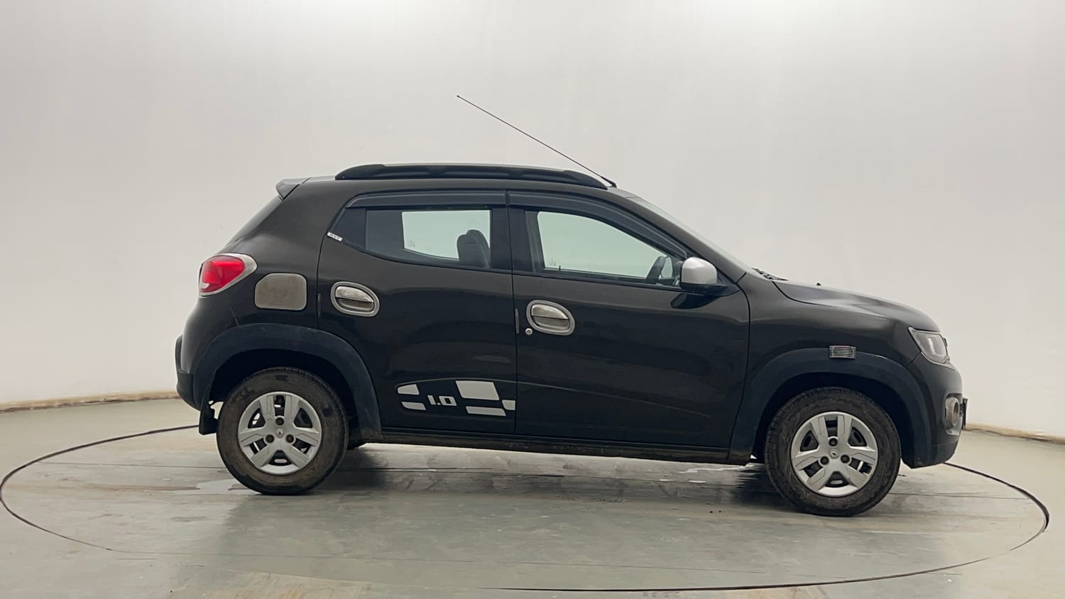 Used 2018 Renault Kwid 1.0 RXT Petrol Manual exterior RIGHT SIDE VIEW