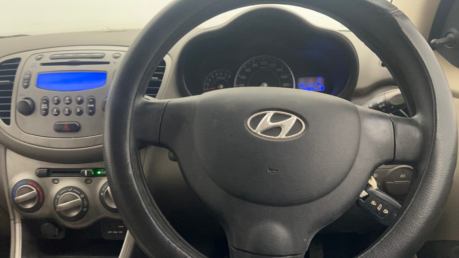 Used 2016 Hyundai i10 Sportz 1.1 iRDE2 Petrol Manual interior STEERING VIEW