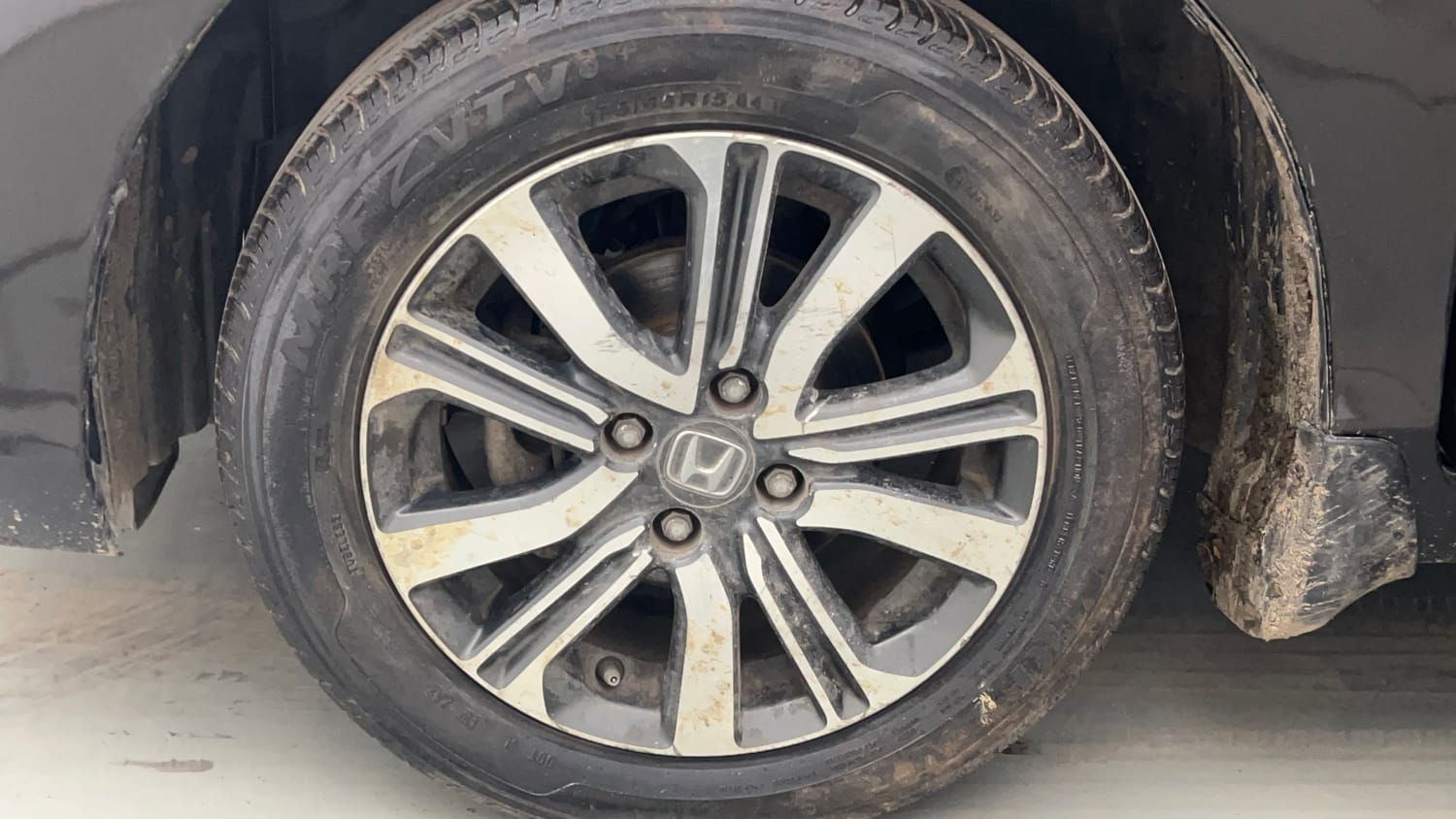 Used 2021 Honda Amaze VX MT 1.2 Petrol Petrol Manual tyres LEFT FRONT TYRE RIM VIEW