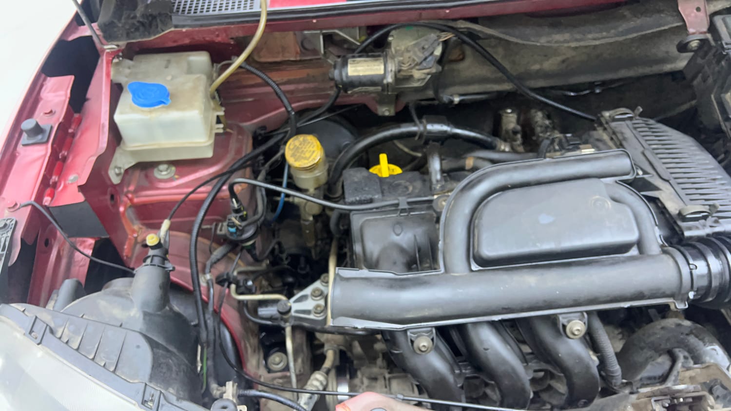 Used 2018 Renault Kwid RXT (O) 1.0 SCE Edition Petrol Manual engine ENGINE RIGHT SIDE VIEW