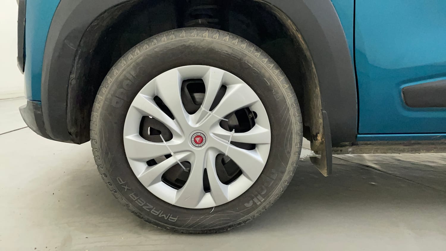 Used 2020 Renault Kwid CLIMBER 1.0 Opt Petrol Manual tyres LEFT FRONT TYRE RIM VIEW