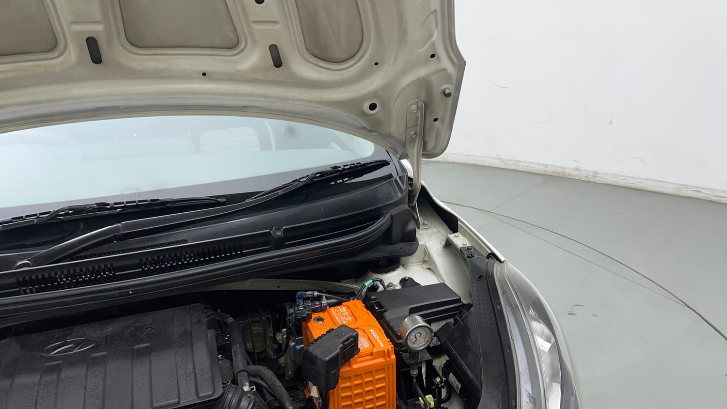 Used 2022 Hyundai Grand i10 Nios Sportz 1.2 Kappa VTVT CNG Cng Manual engine ENGINE LEFT SIDE HINGE & APRON VIEW