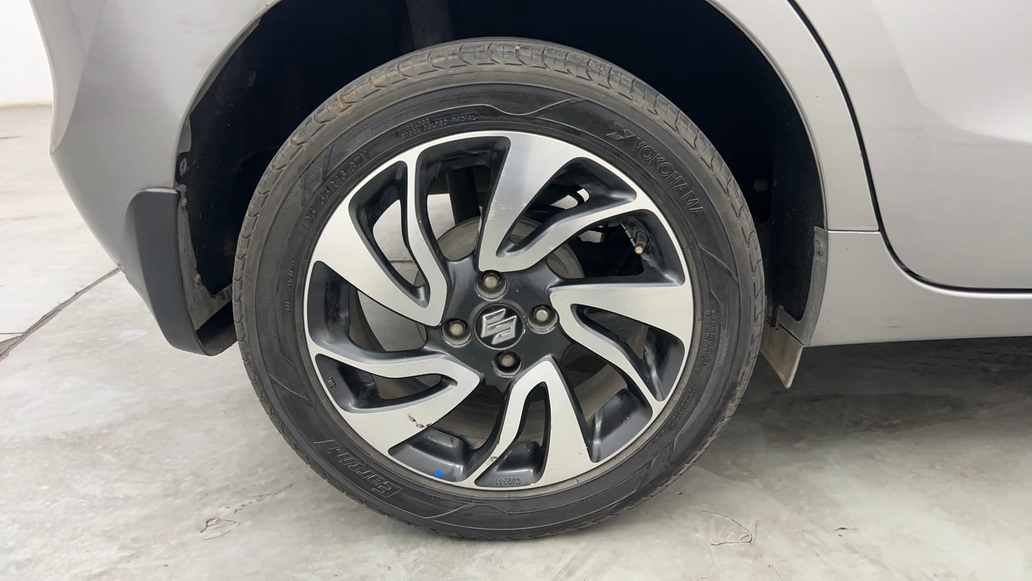 Used 2020 Maruti Suzuki Baleno Alpha Automatic Petrol Automatic tyres RIGHT REAR TYRE RIM VIEW