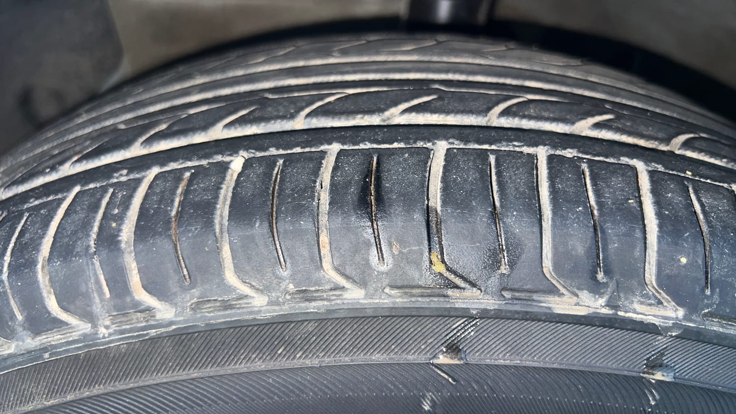 Used 2021 Hyundai Santro Asta AMT Petrol Automatic tyres LEFT FRONT TYRE TREAD VIEW
