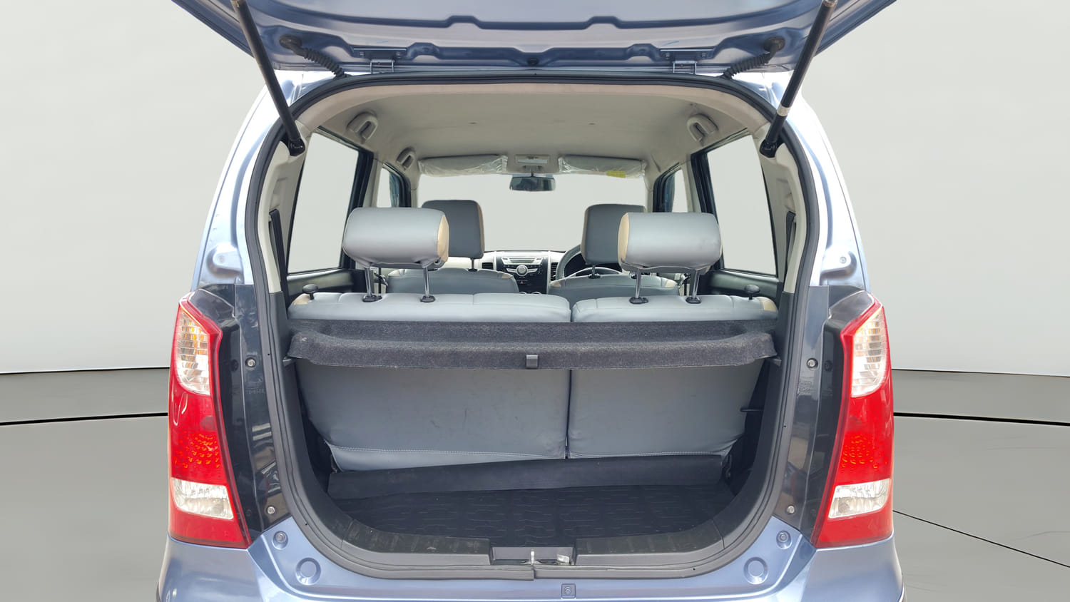 Used 2016 Maruti Suzuki Wagon R 1.0 VXI AMT Petrol Automatic interior DICKY INSIDE VIEW