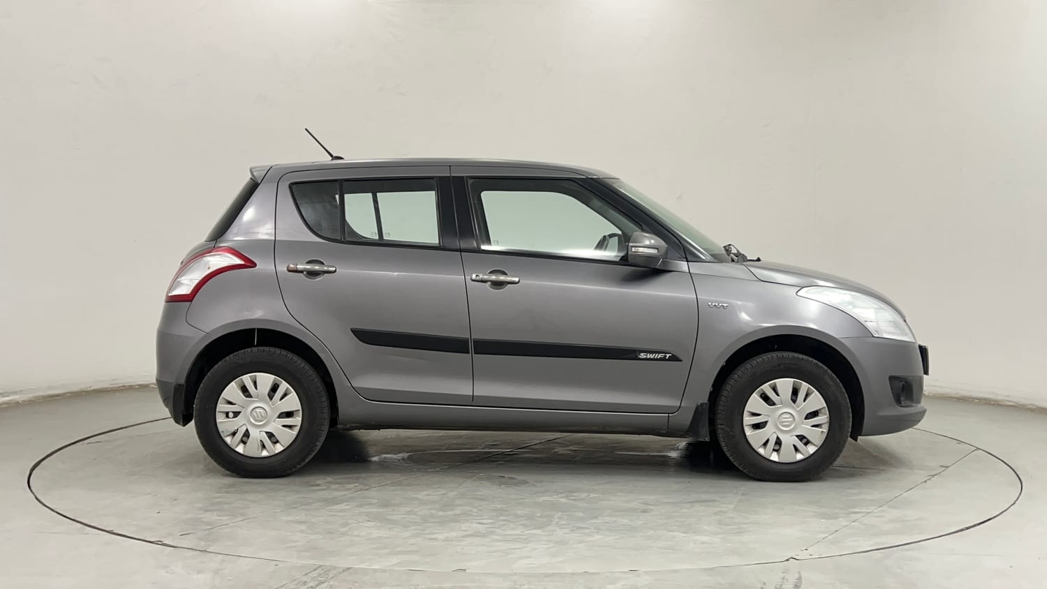 Used 2014 Maruti Suzuki Swift VXi Petrol Manual exterior RIGHT SIDE VIEW
