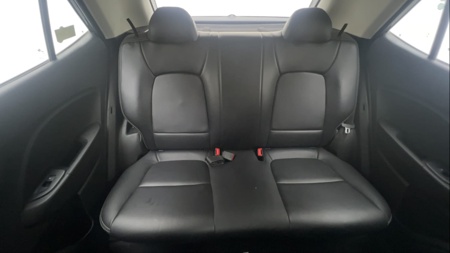 Used 2020 Hyundai Venue S 1.0 Turbo DCT Petrol Automatic interior REAR SEAT CONDITION VIEW