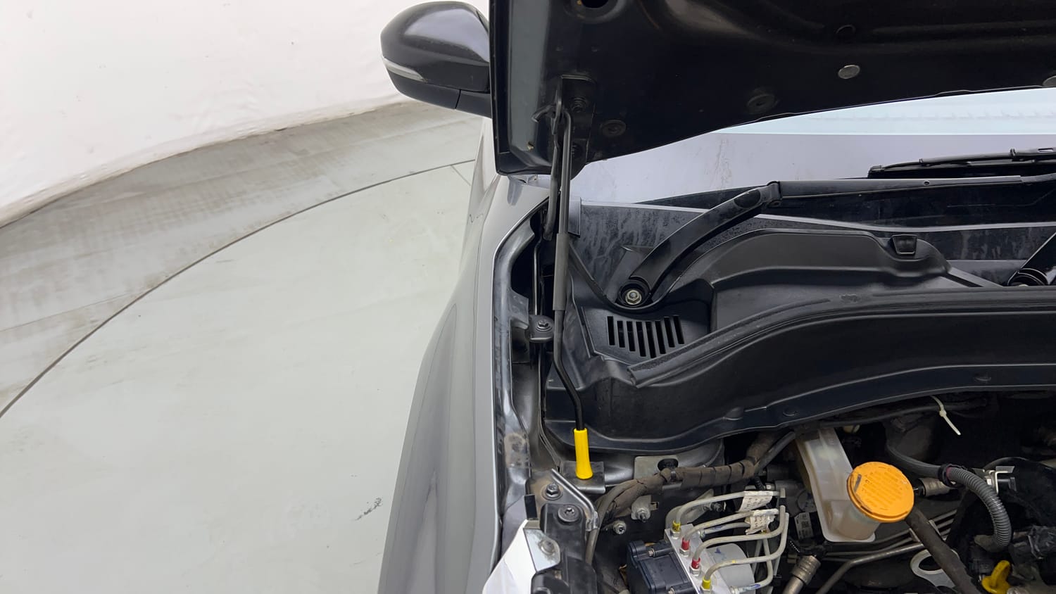 Used 2023 Tata Punch Creative Dual Tone AMT Sunroof Petrol Automatic engine ENGINE RIGHT SIDE HINGE & APRON VIEW