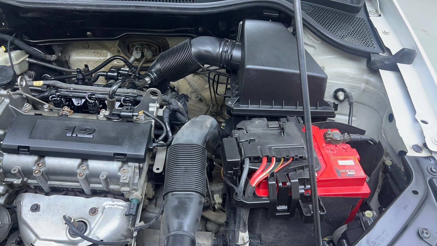 Used 2017 Volkswagen Polo Comfortline 1.2L (P) Petrol Manual engine ENGINE LEFT SIDE VIEW