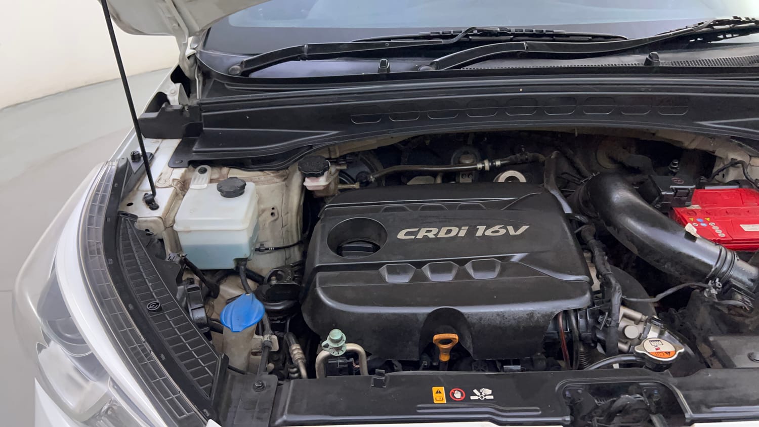 Used 2019 Hyundai Creta SX 1.6 AT CRDi Diesel Automatic engine ENGINE RIGHT SIDE HINGE & APRON VIEW