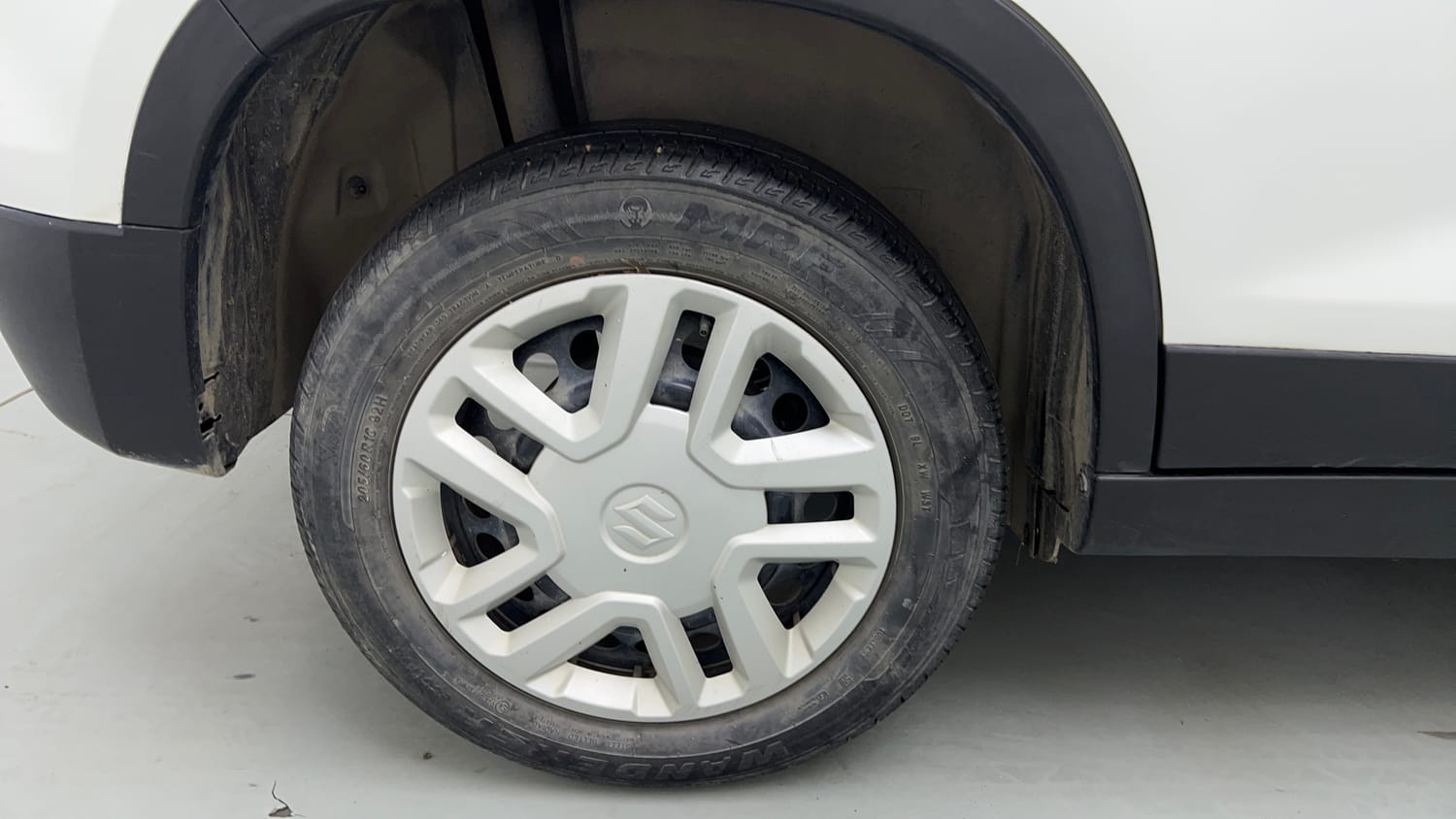 Used 2021 maruti-suzuki Vitara Brezza VXi Petrol Manual tyres RIGHT REAR TYRE RIM VIEW