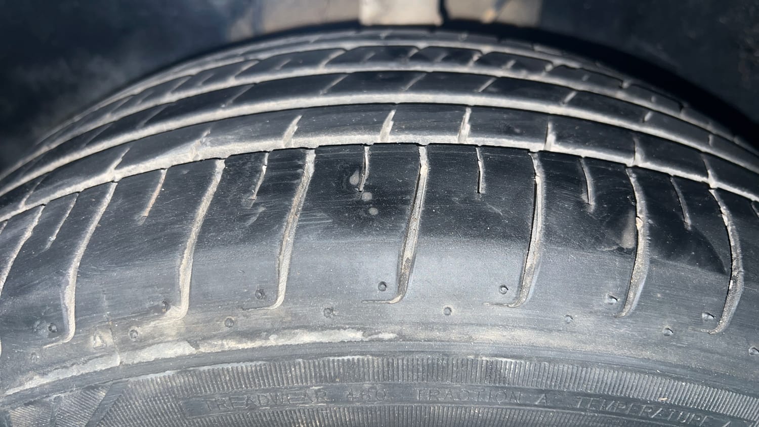 Used 2024 Tata Altroz XZ iCNG Cng Manual tyres LEFT FRONT TYRE TREAD VIEW